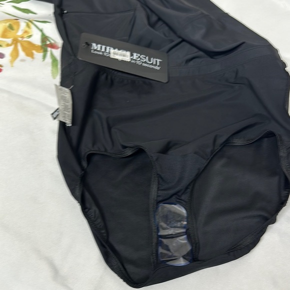 Miraclesuit Black Skorts - Swim Skirt with Elastic Waistband - Picture 4 of 9